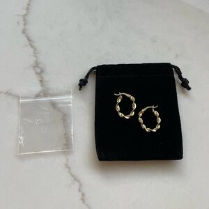 14K Over 925 Silver Gabi Rielle Lovestruck Collection Twist Hoop Earrings 0.8”